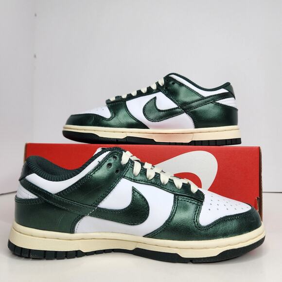 Nike Dunk Low Vintage Green Size 6.5 Women - Picture 2 of 7